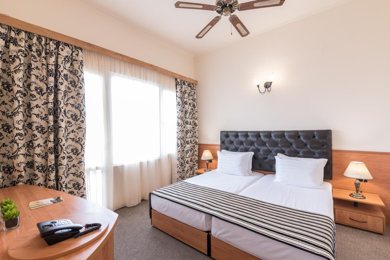 Hotel Lotus Sunny Beach Buitenkant foto
